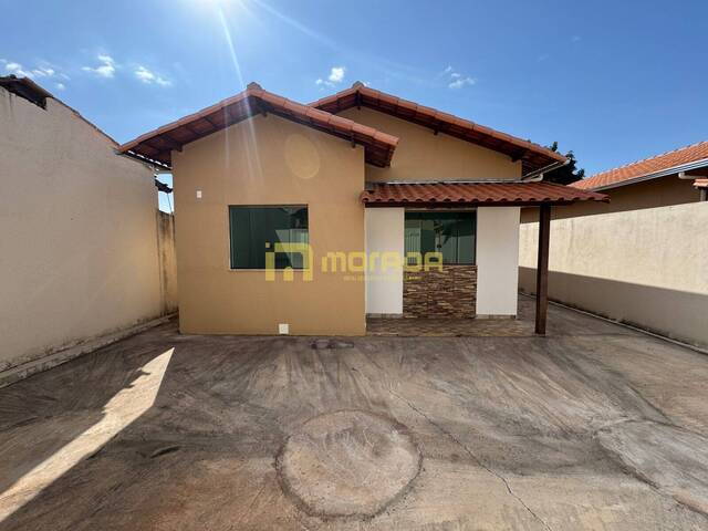 #38 - Casa para Venda em Mário Campos - MG